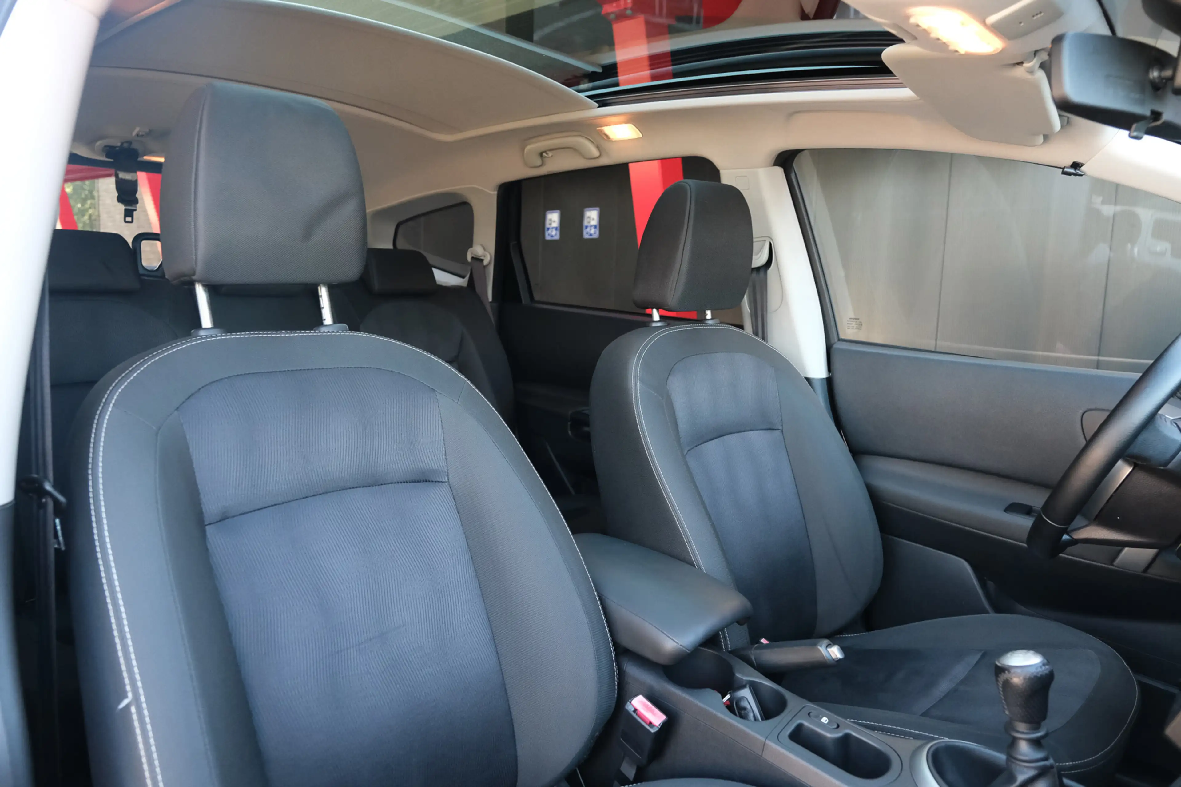 Nissan Qashqai+2 2.0 Tekna — photo 21