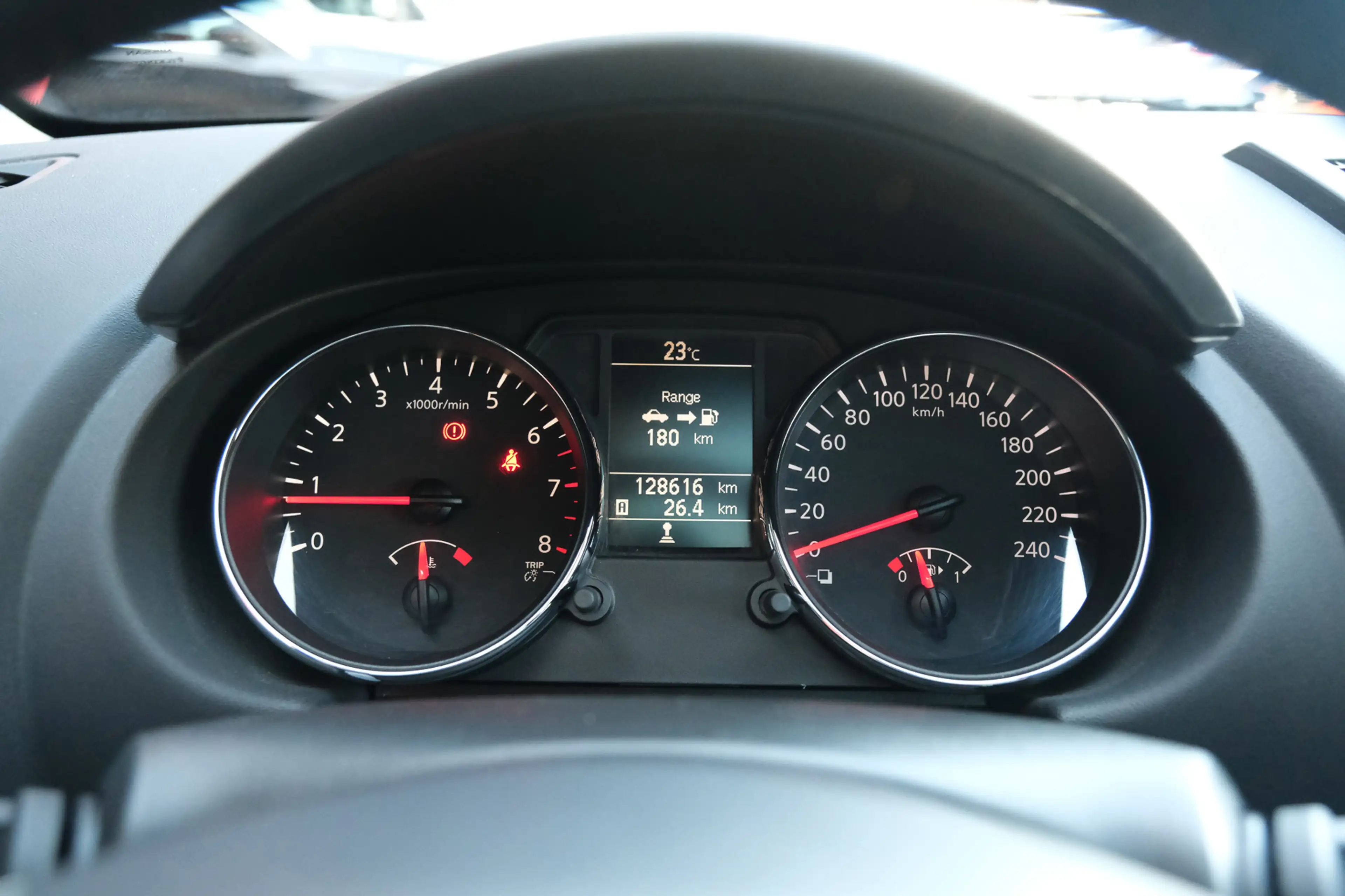 Nissan Qashqai+2 2.0 Tekna — photo 8