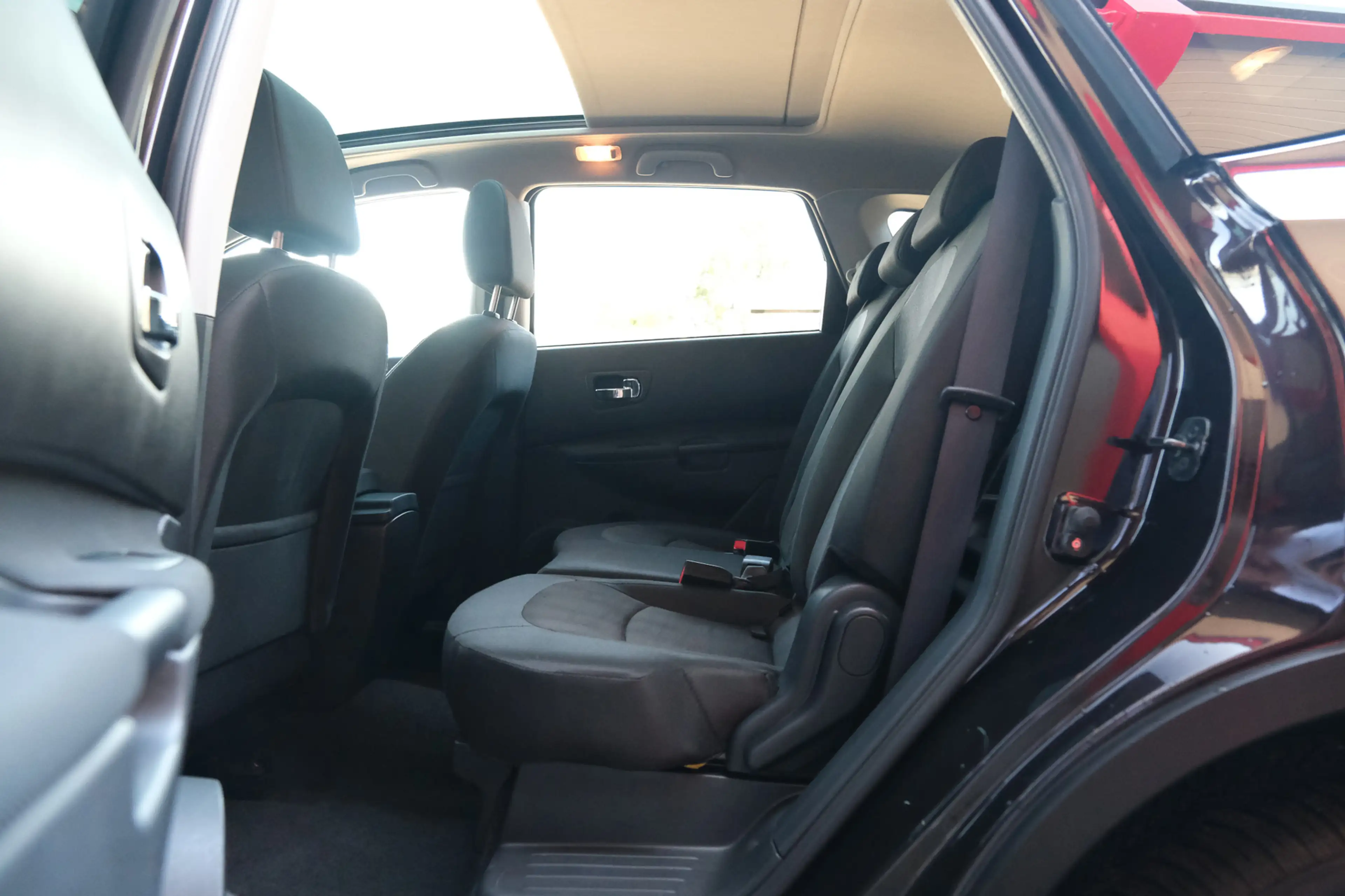 Nissan Qashqai+2 2.0 Tekna — photo 23
