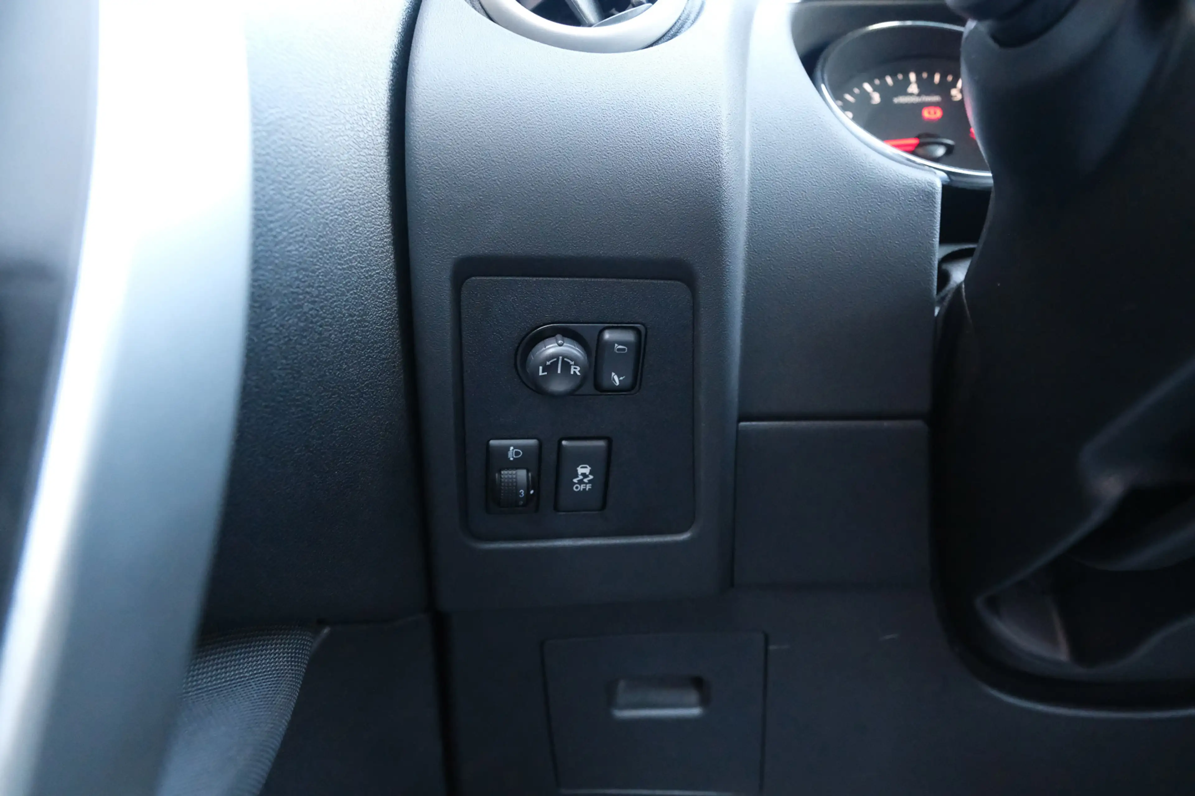 Nissan Qashqai+2 2.0 Tekna — photo 12