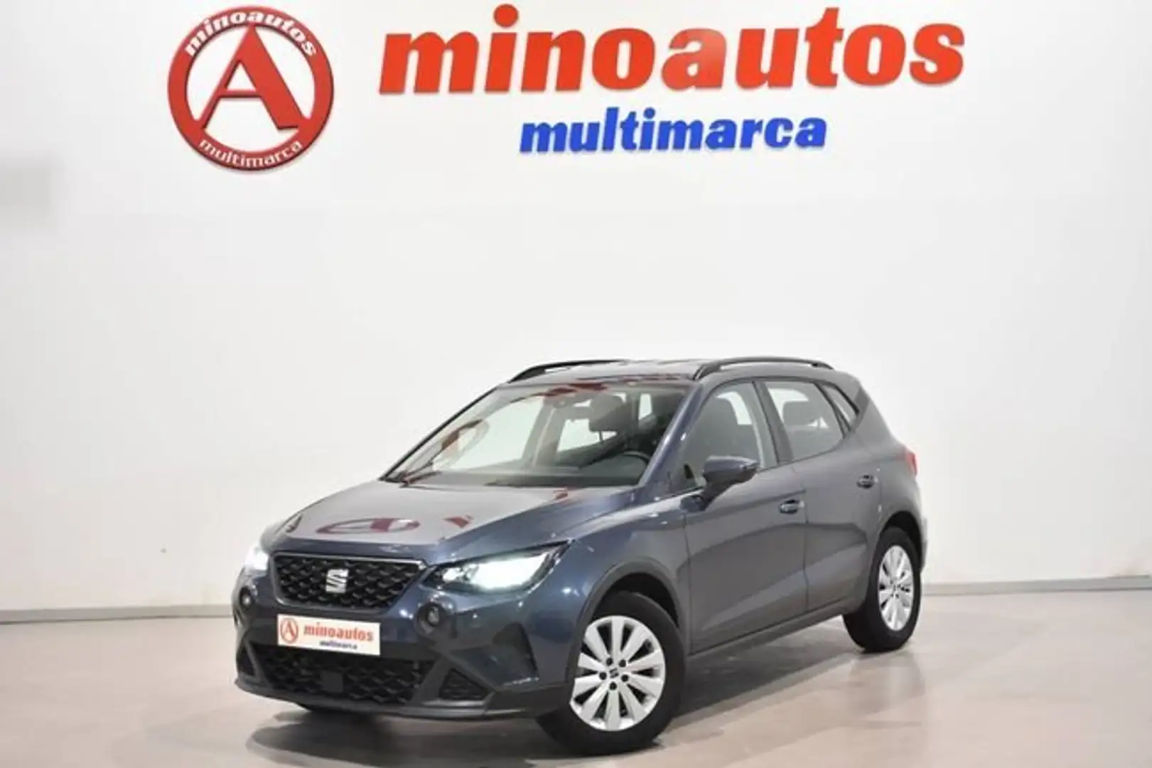 SEAT Arona 1.0 ECOTSI 110 CV DSG STYLE Gris - 2