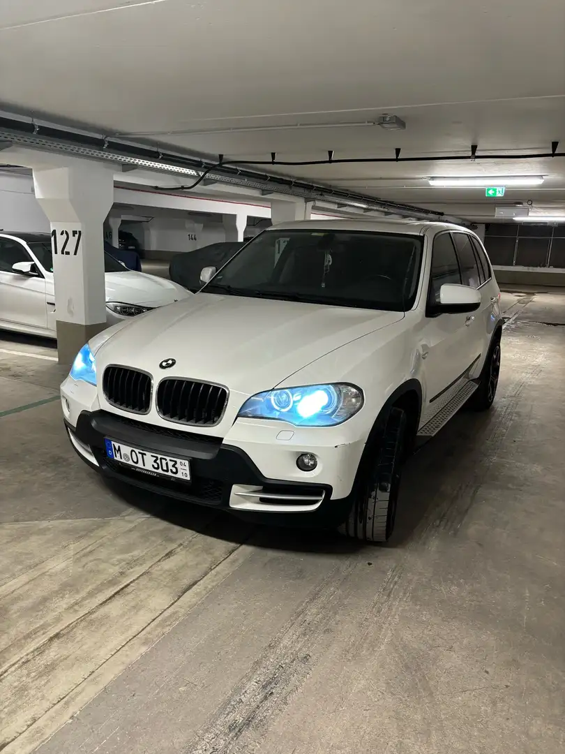 BMW X5 xDrive30d bijela - 1