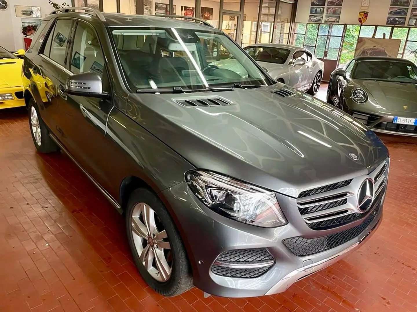 Mercedes-Benz GLE 250 d Premium 4matic auto Argento - 1