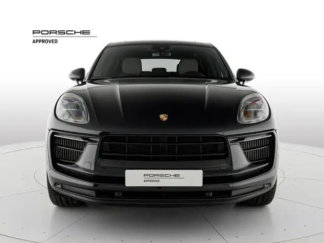 Porsche Macan view 8