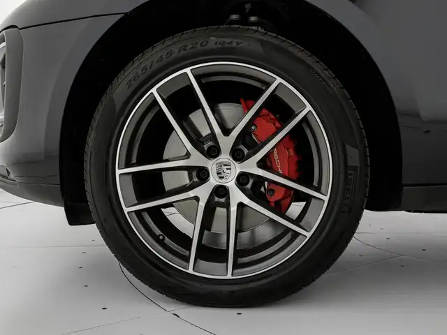 Porsche Macan view 9