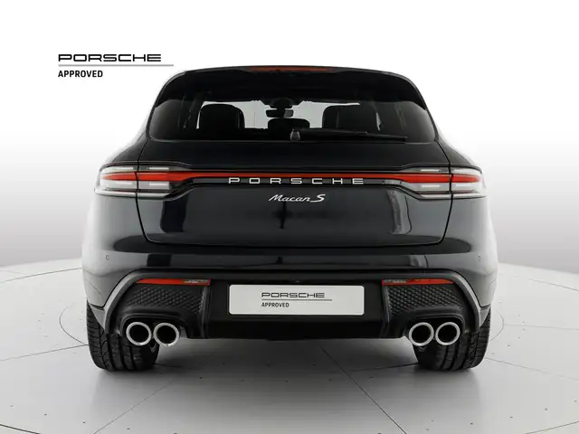 Porsche Macan view 4
