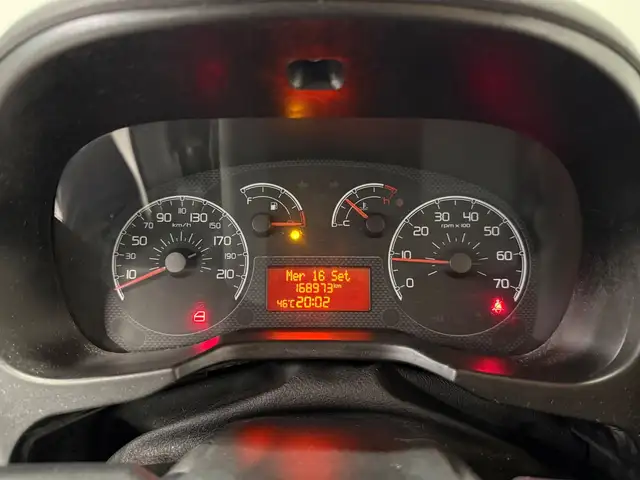 Fiat Qubo view 9