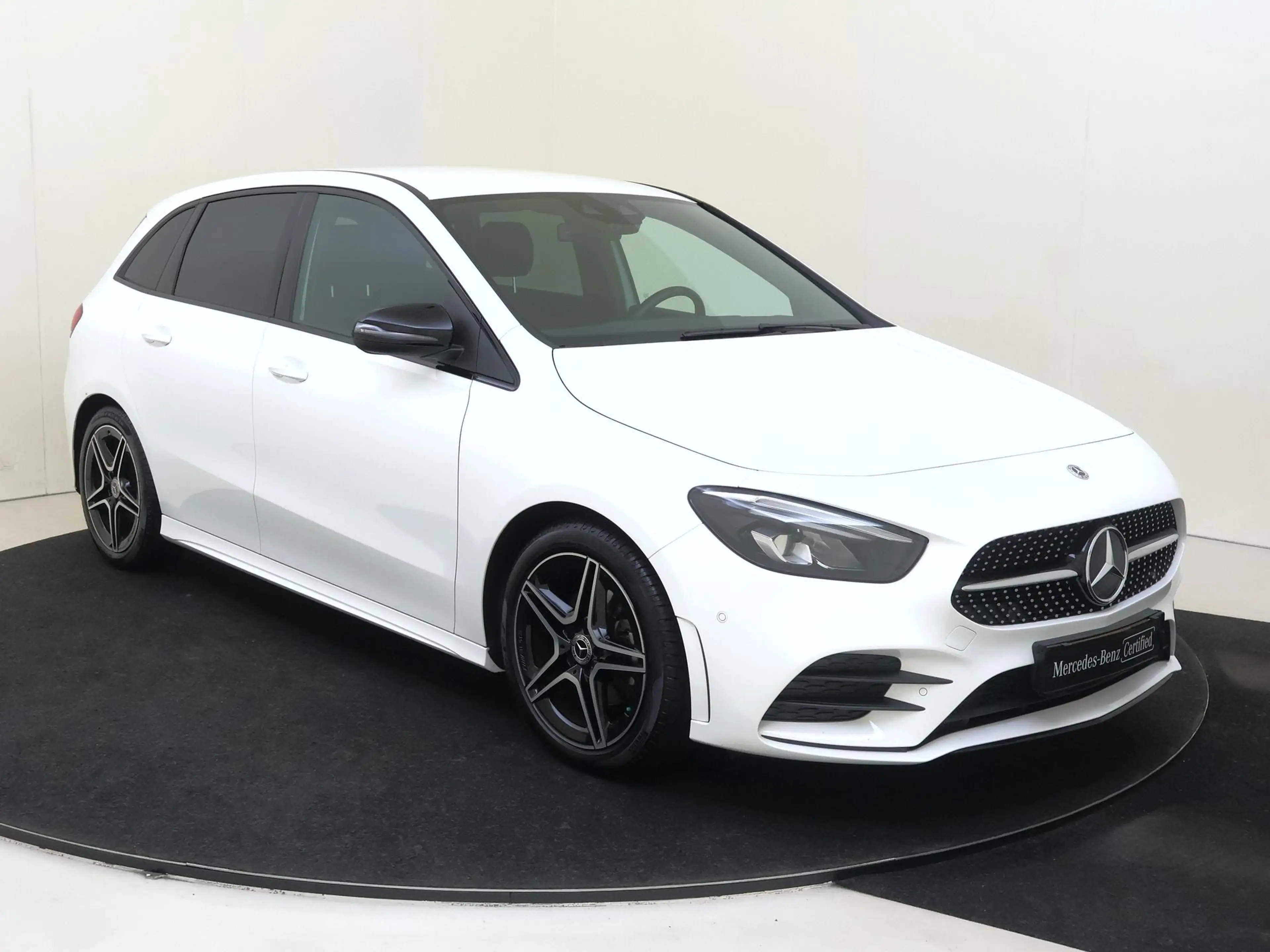 Mercedes-Benz B 180 Business Solution AMG Parkeercamera / Nightpakket — photo 2