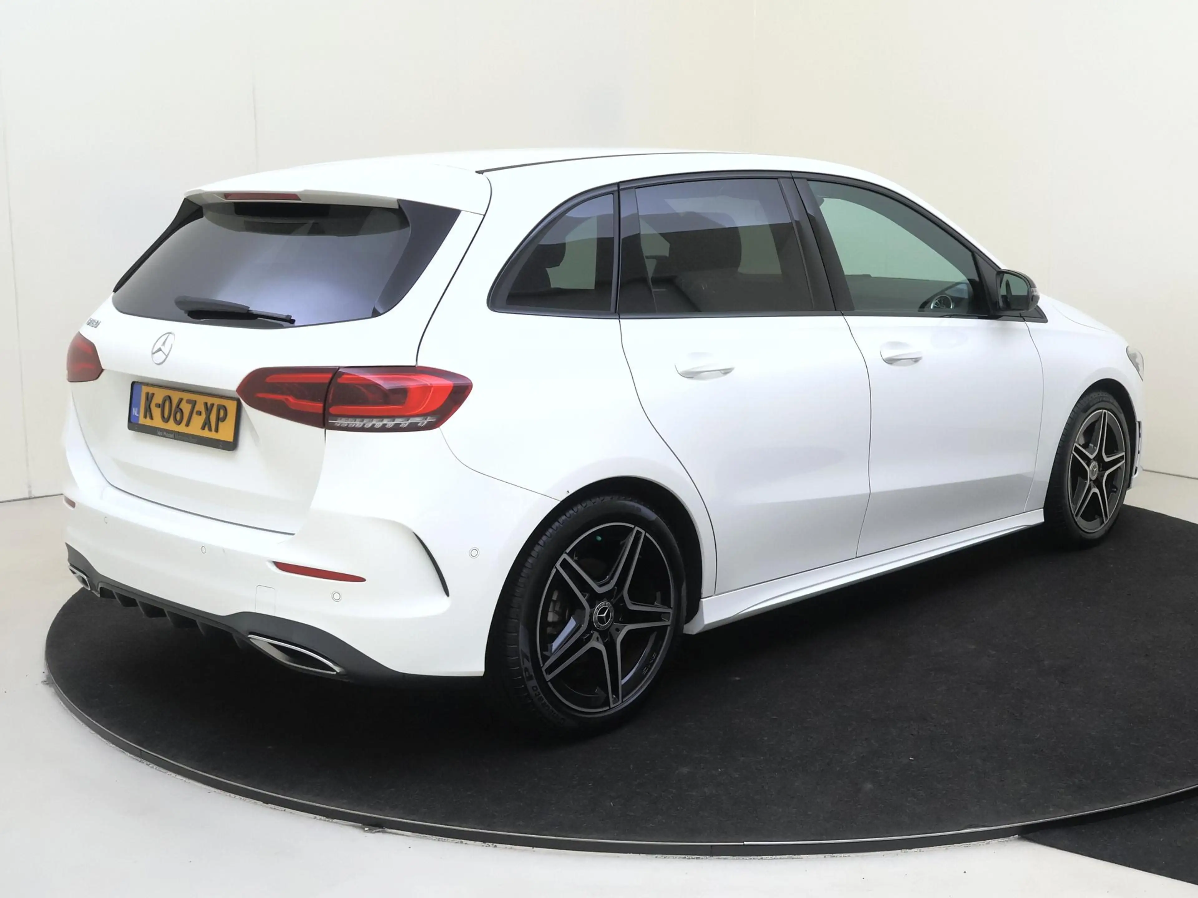 Mercedes-Benz B 180 Business Solution AMG Parkeercamera / Nightpakket — photo 4