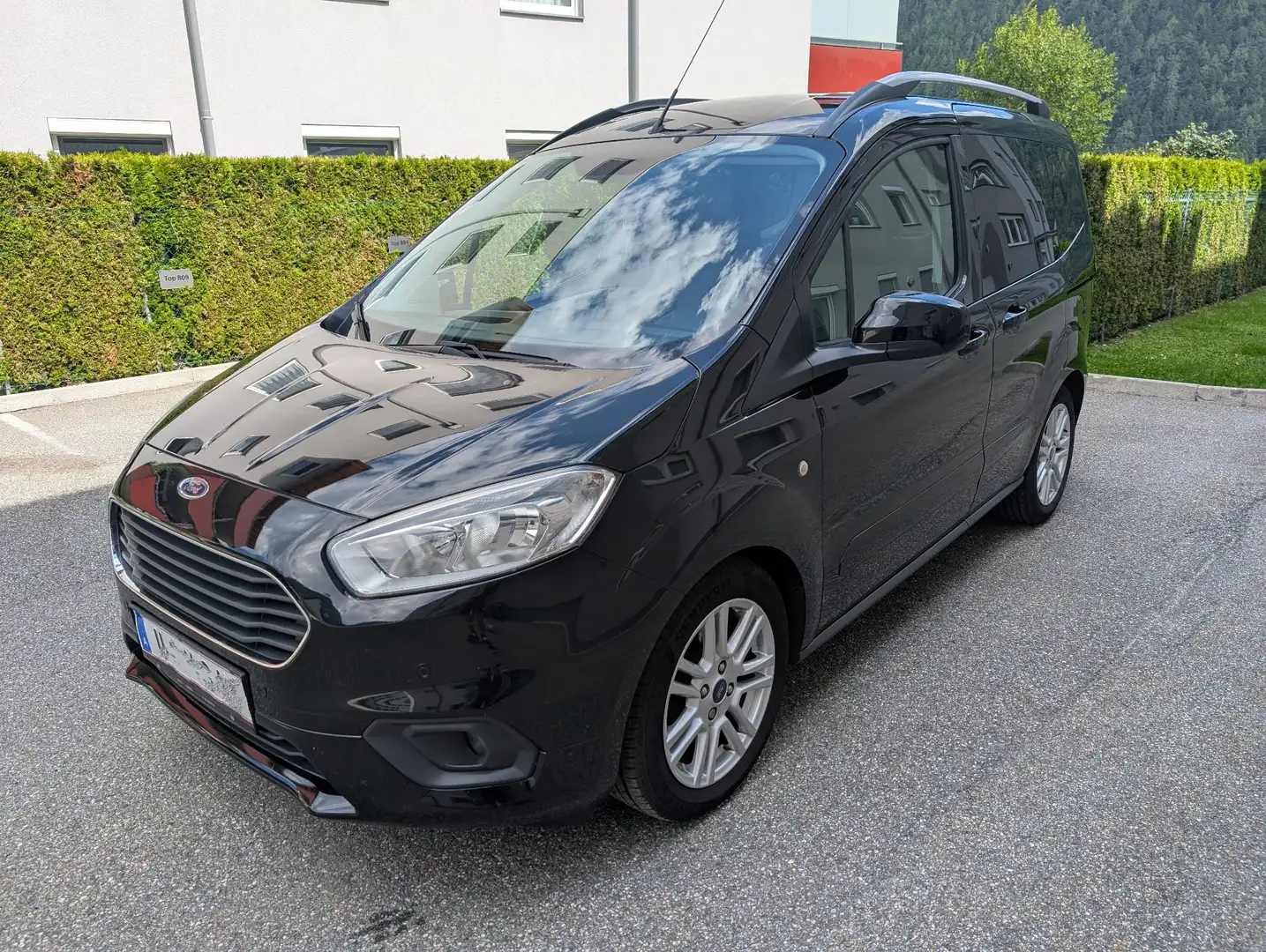 Ford Tourneo Courier 1,0 EcoBoost Titanium *SHZ*Navi*8fach bereift* Negru - 1