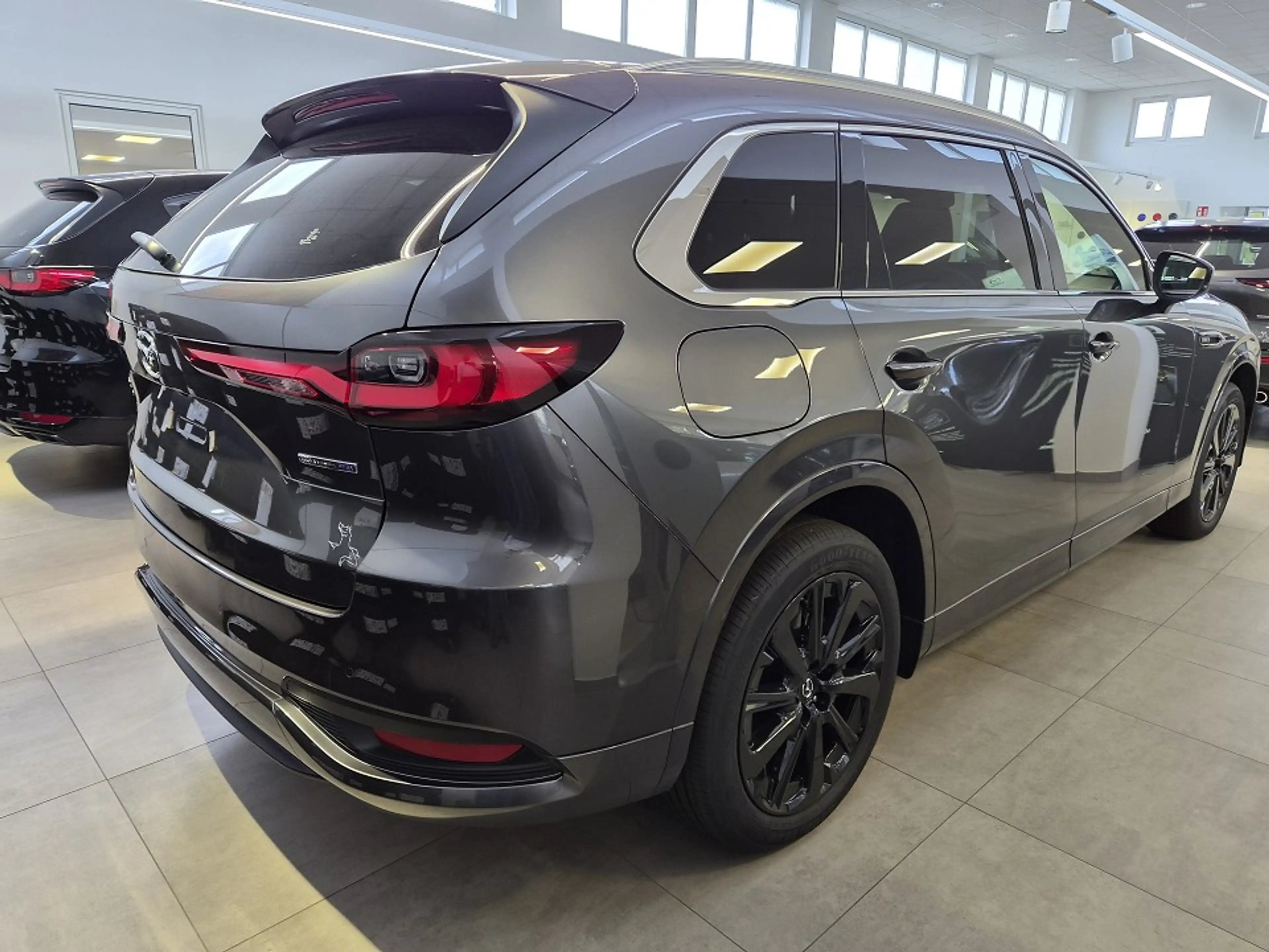 Mazda CX-80 2.5L e-SKY PHEV Homura Plus *0,5% Versteuerung* — photo 4
