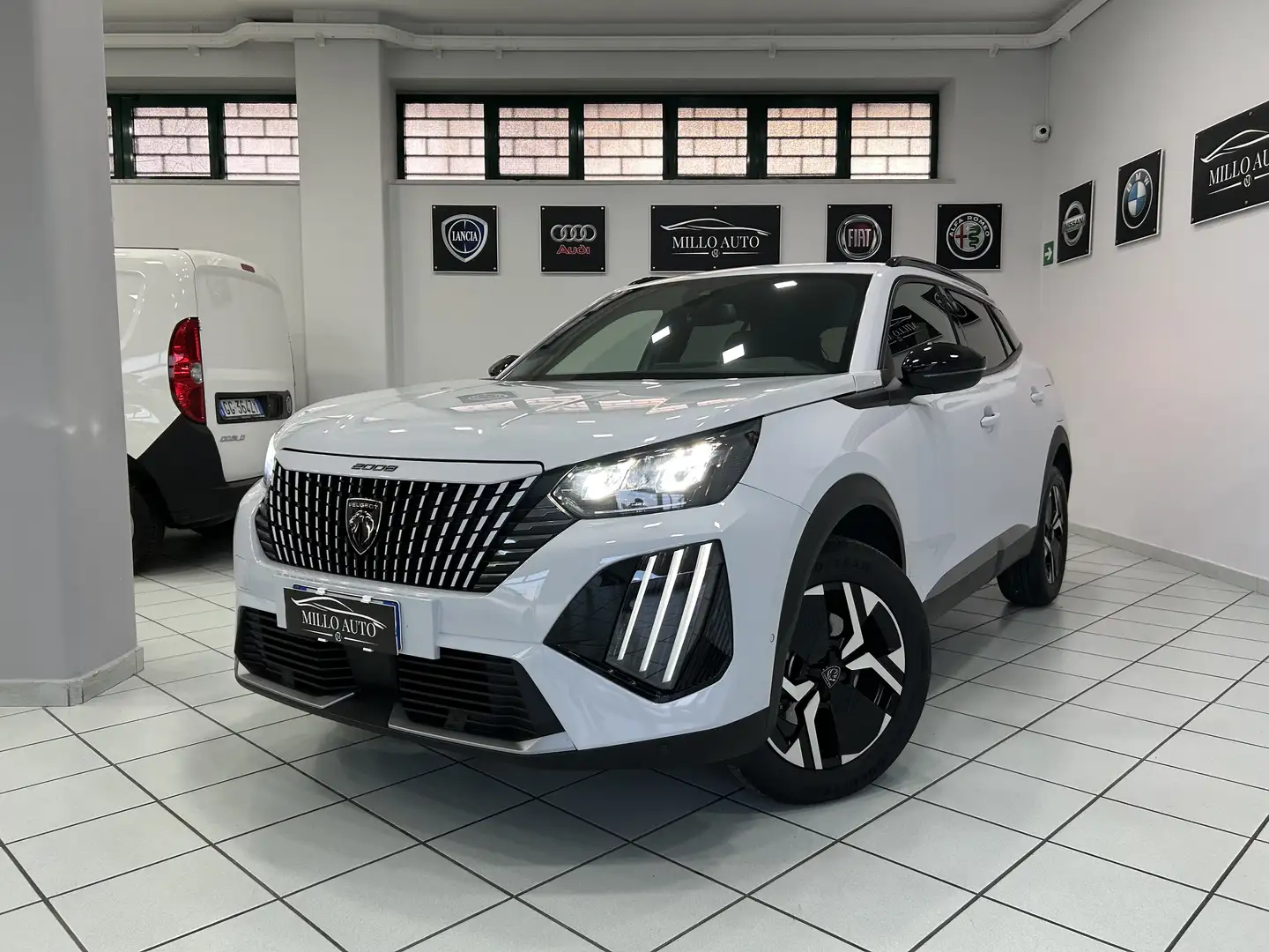 Peugeot 2008 Allure 1.5cc 131cv AUTOMATICA PREZZO REALE - 1