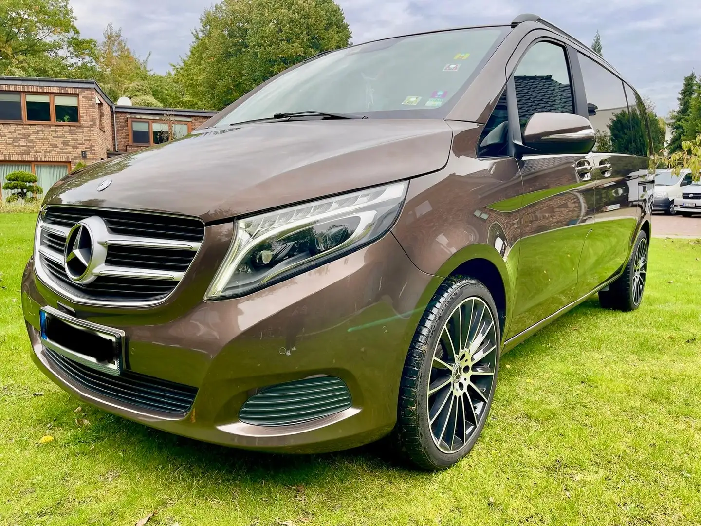 Mercedes-Benz V 220 V 220 CDI/d, 250 CDI/BT/d EDITION kompakt (447.811 Braun - 2