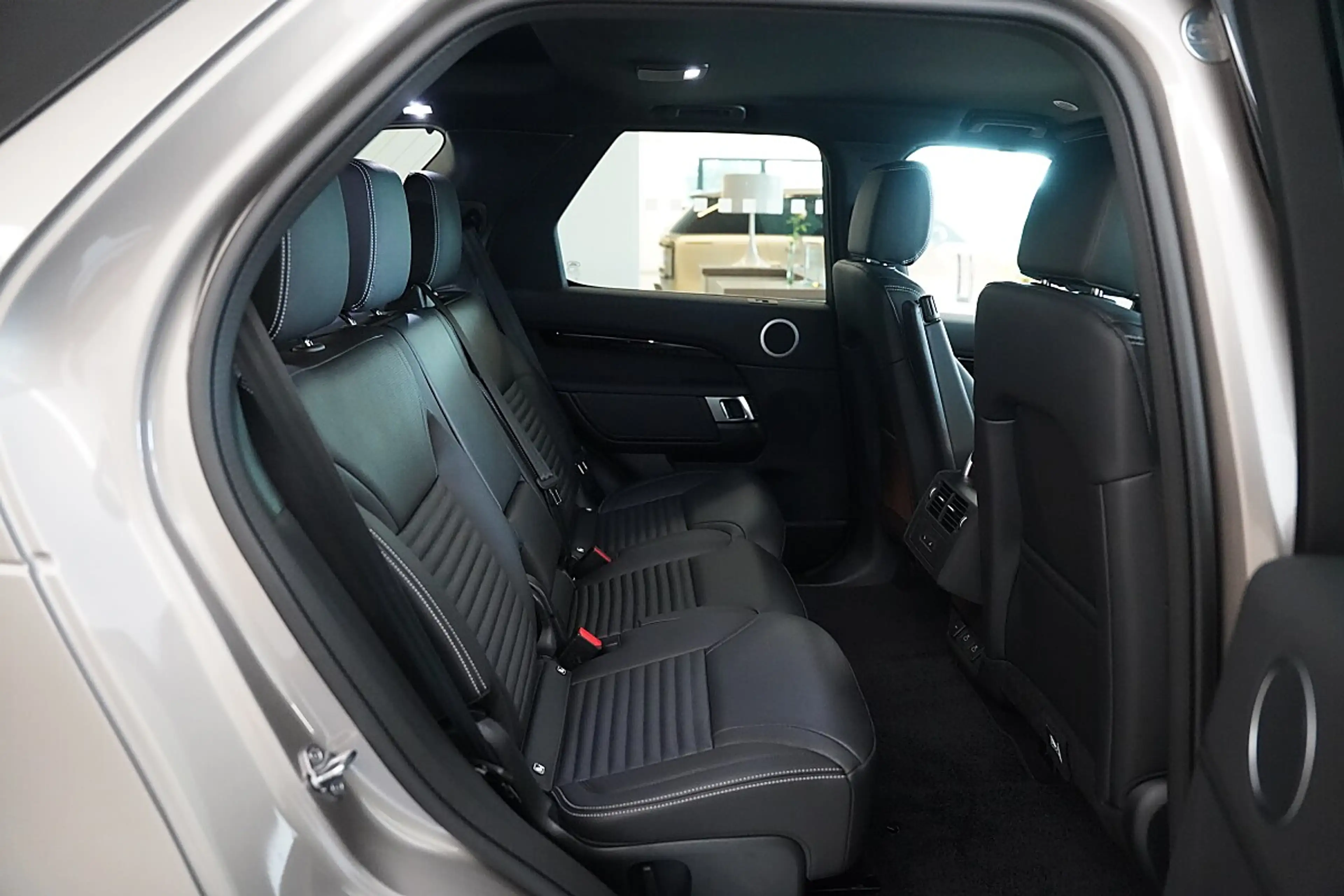 Land Rover Discovery S D250 — photo 8