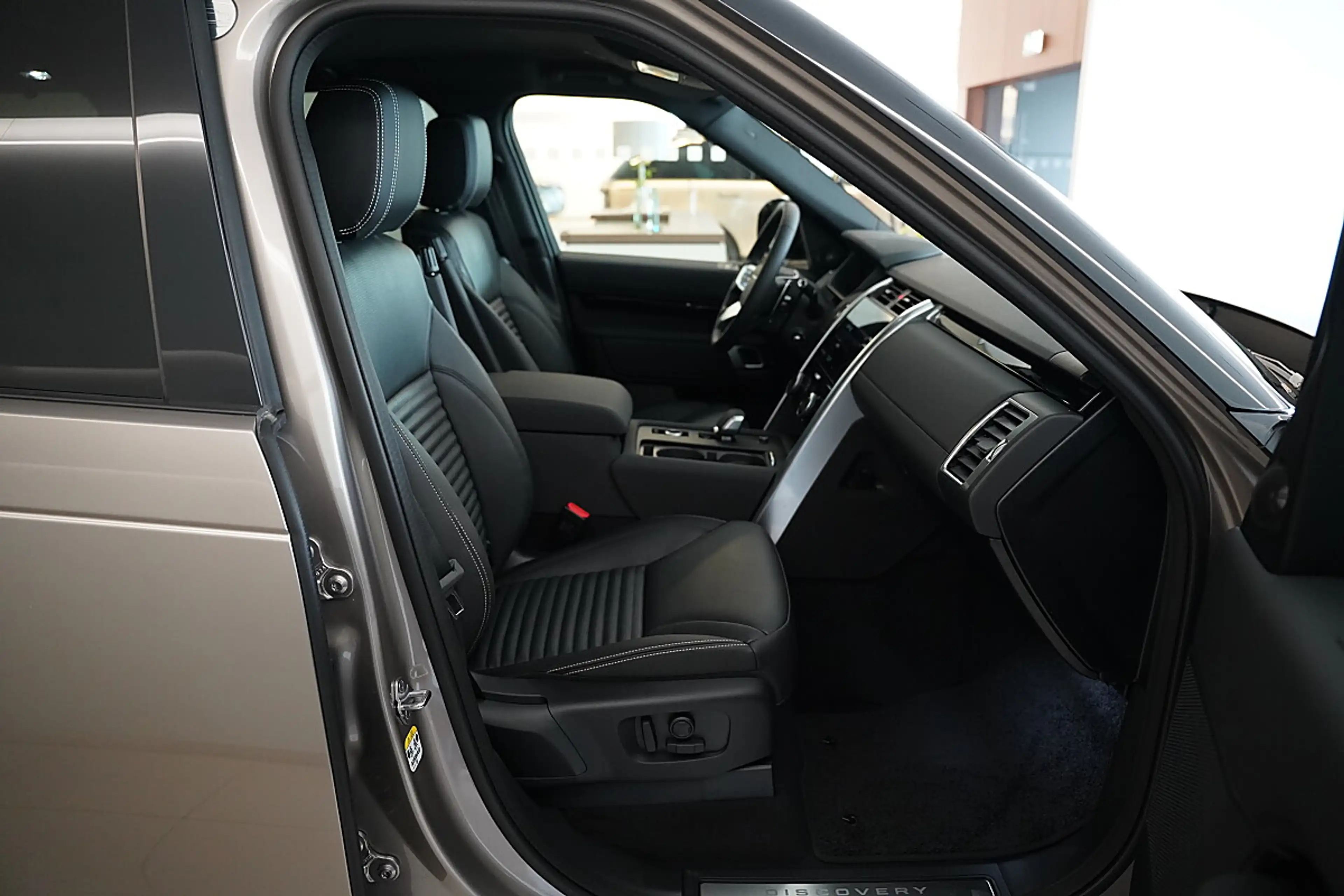 Land Rover Discovery S D250 — photo 5