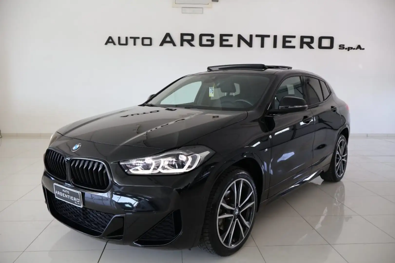 BMW X2 sDrive18d Msport tetto apribile cerchi 19 luci amb Noir - 1