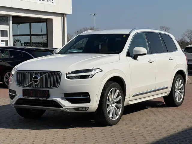 Volvo XC90 main image