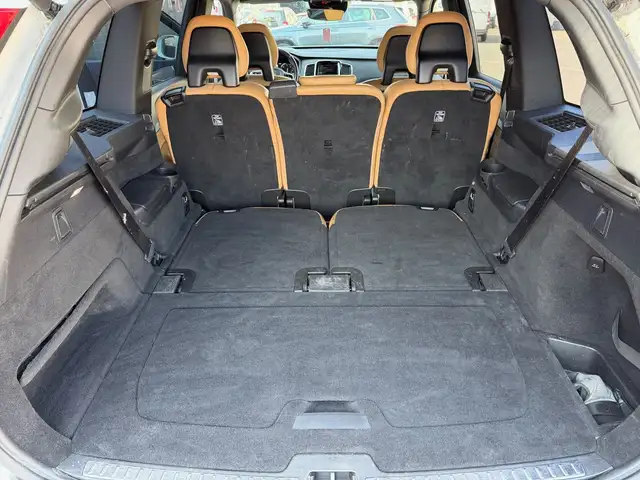 Volvo XC90 view 14