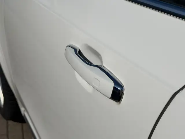 Volvo XC90 view 13