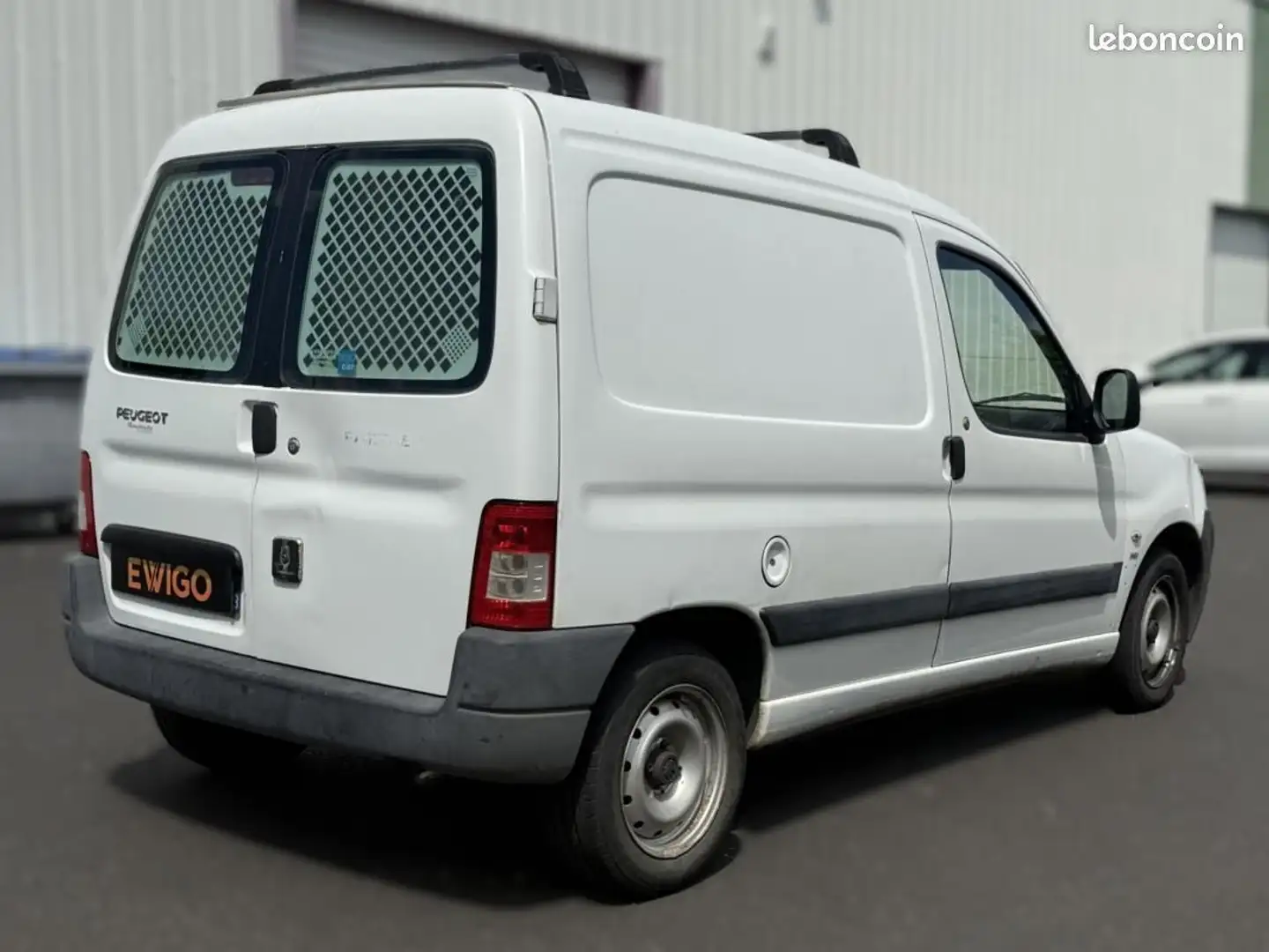 Peugeot Partner VU FOURGON 1.6 BLUEHDI 75 120L1 CONFORT CLIMATISAT Blanc - 2