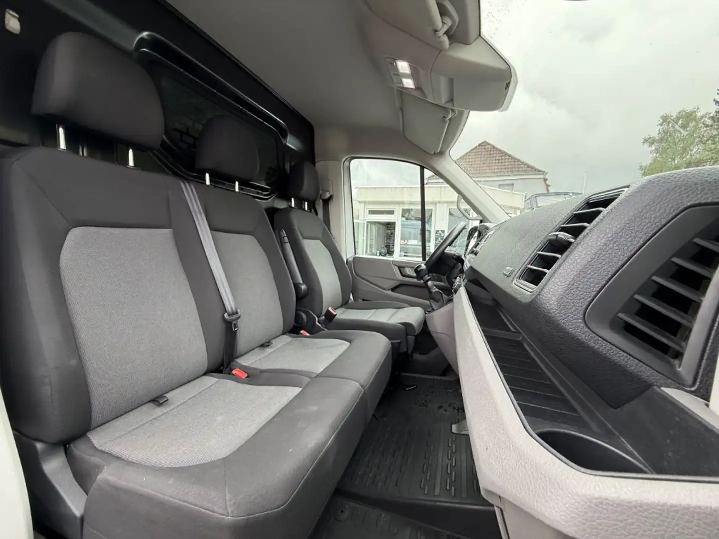 Volkswagen CRAFTER KLIMA PDC ESP SITZHEIZUNG MASSAGE 140 PS Silber - 2