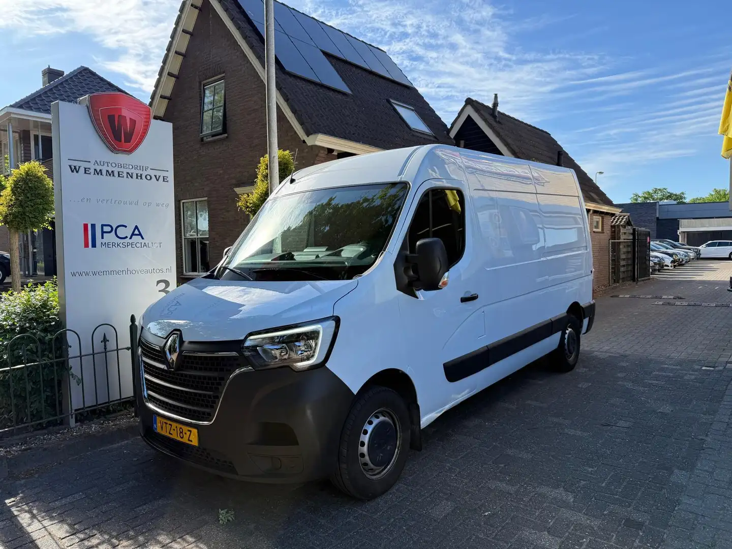 Renault Master T35 2.3 dCi 135 L2H2 Work Edition Airco/Camera/Par Wit - 2