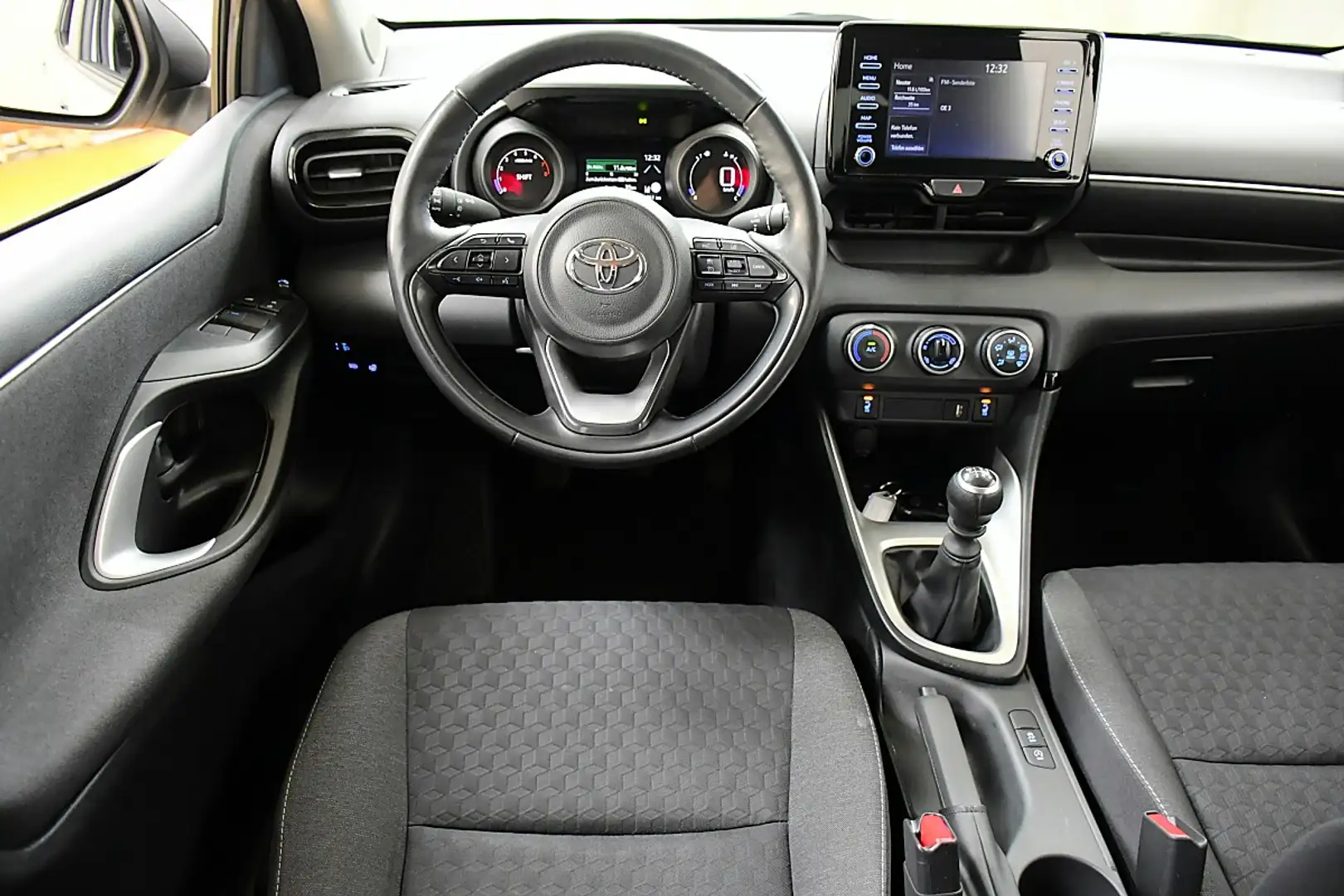 Toyota Yaris 1,5 VVT-ie Design Silber - 2