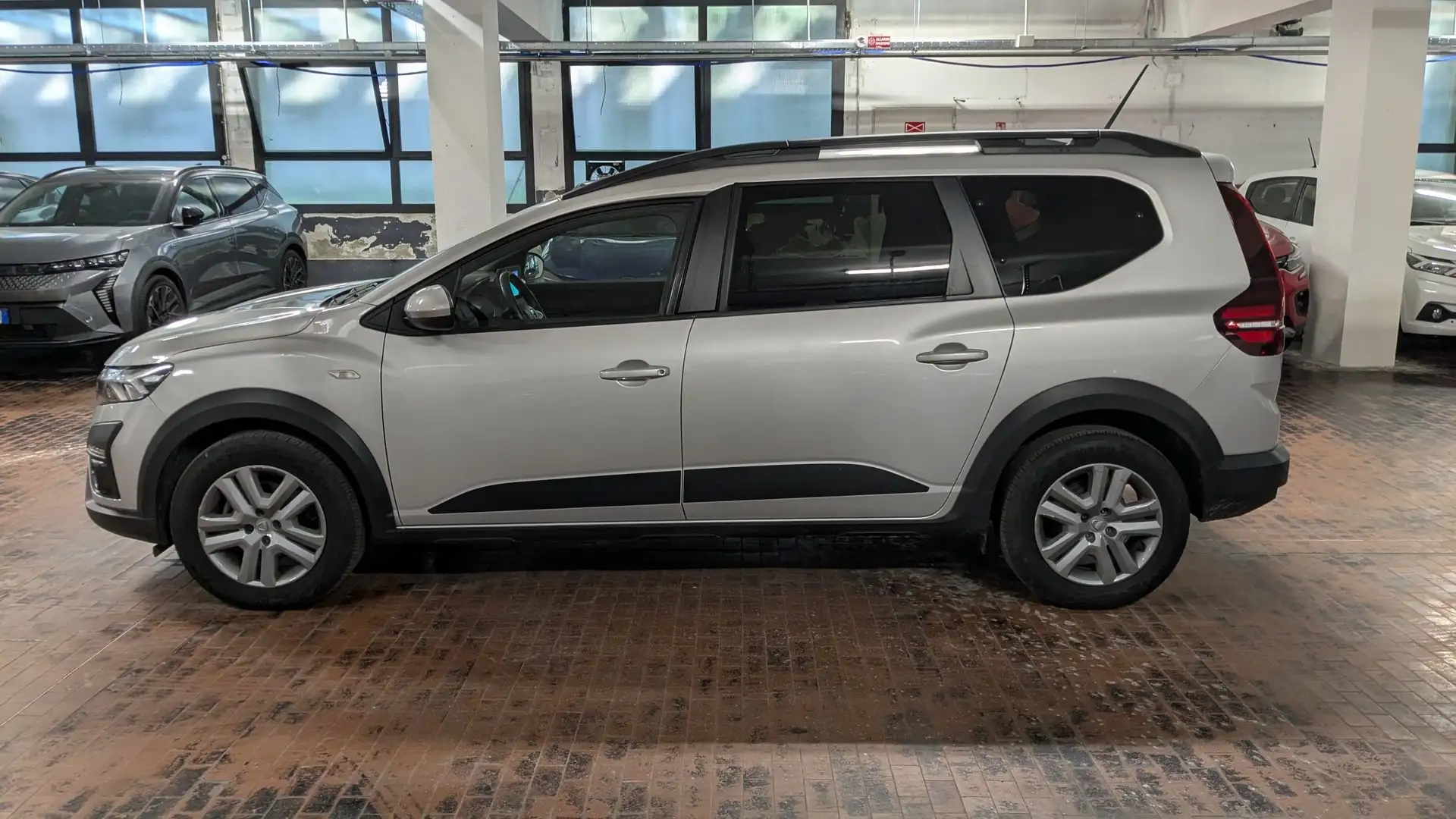 Dacia Jogger Jogger 1.0 TCe GPL 100CV 7 posti Expression Argento - 2