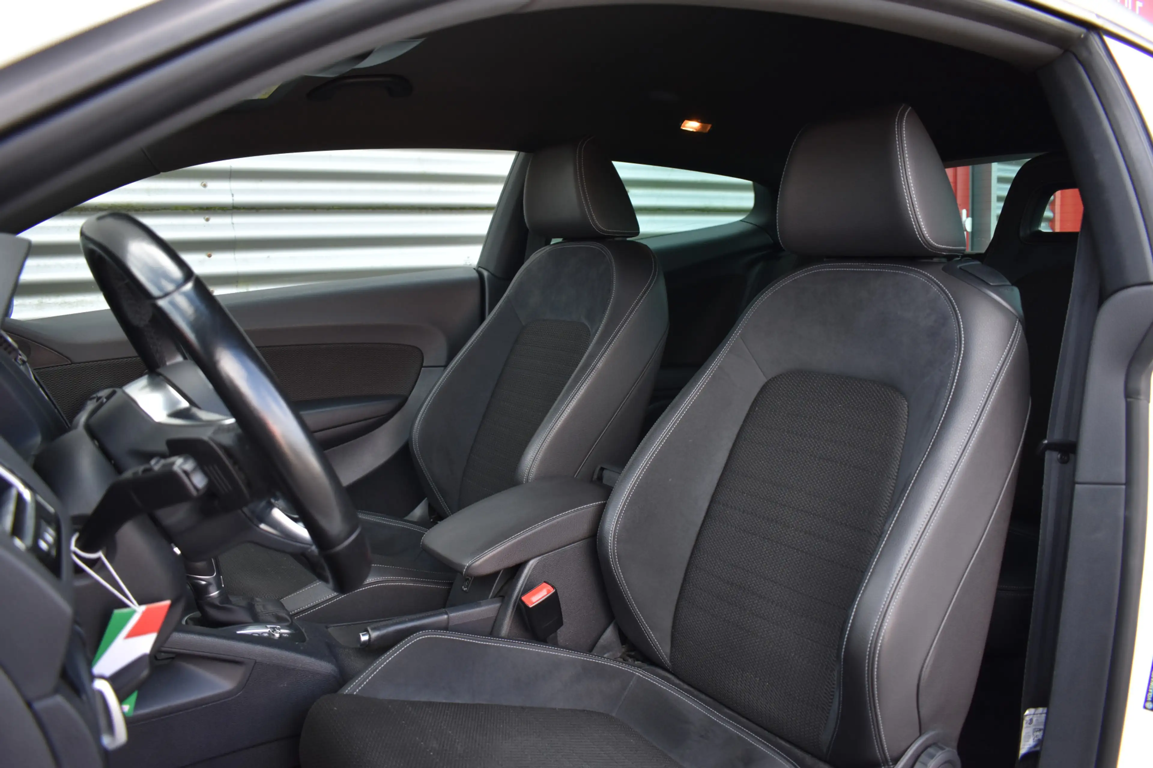 Volkswagen Scirocco 2.0 TSI Facelift LED/Bi-Xenon | DSG | Carplay | Ca — photo 3