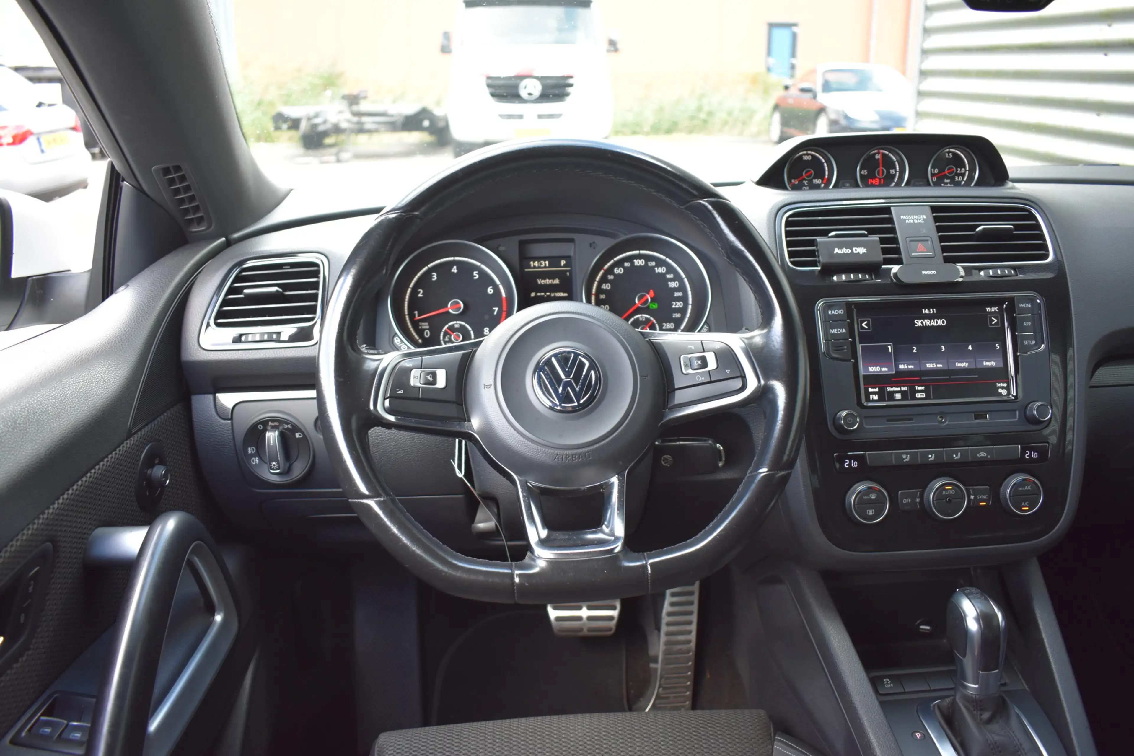 Volkswagen Scirocco 2.0 TSI Facelift LED/Bi-Xenon | DSG | Carplay | Ca — photo 8