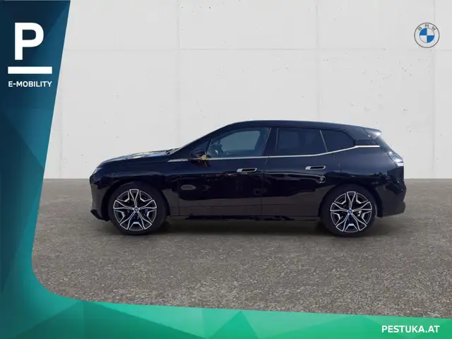 BMW Ix view 6