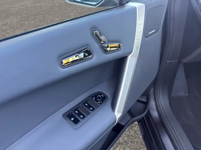 BMW Ix view 9