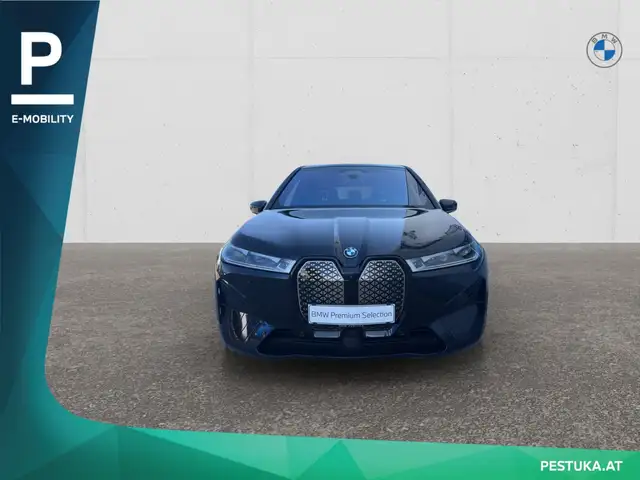 BMW Ix view 2