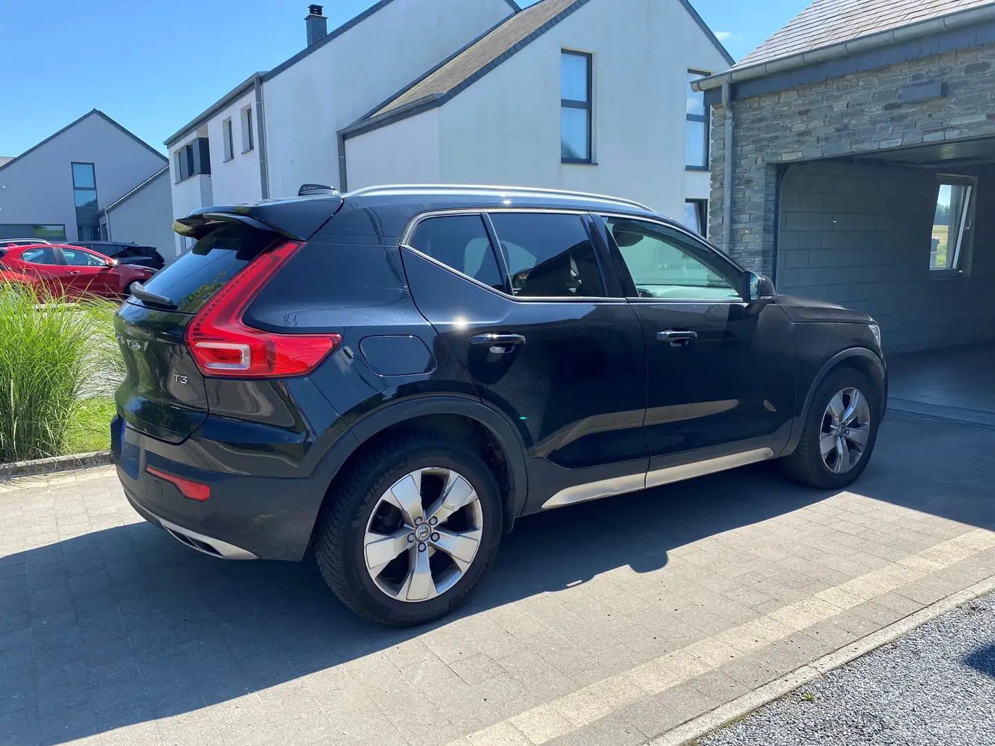 Volvo XC40 XC40 1.5 T3 Momentum Zwart - 2