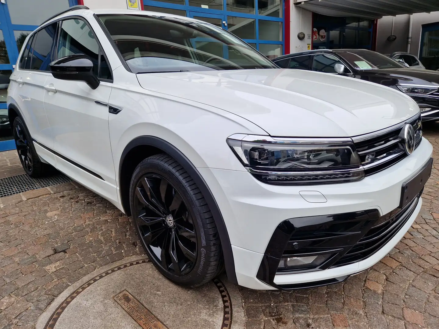 Volkswagen Tiguan 2.0 TDI 190Cv 4Motion R-line Black ACC Keyless LED Bianco - 2