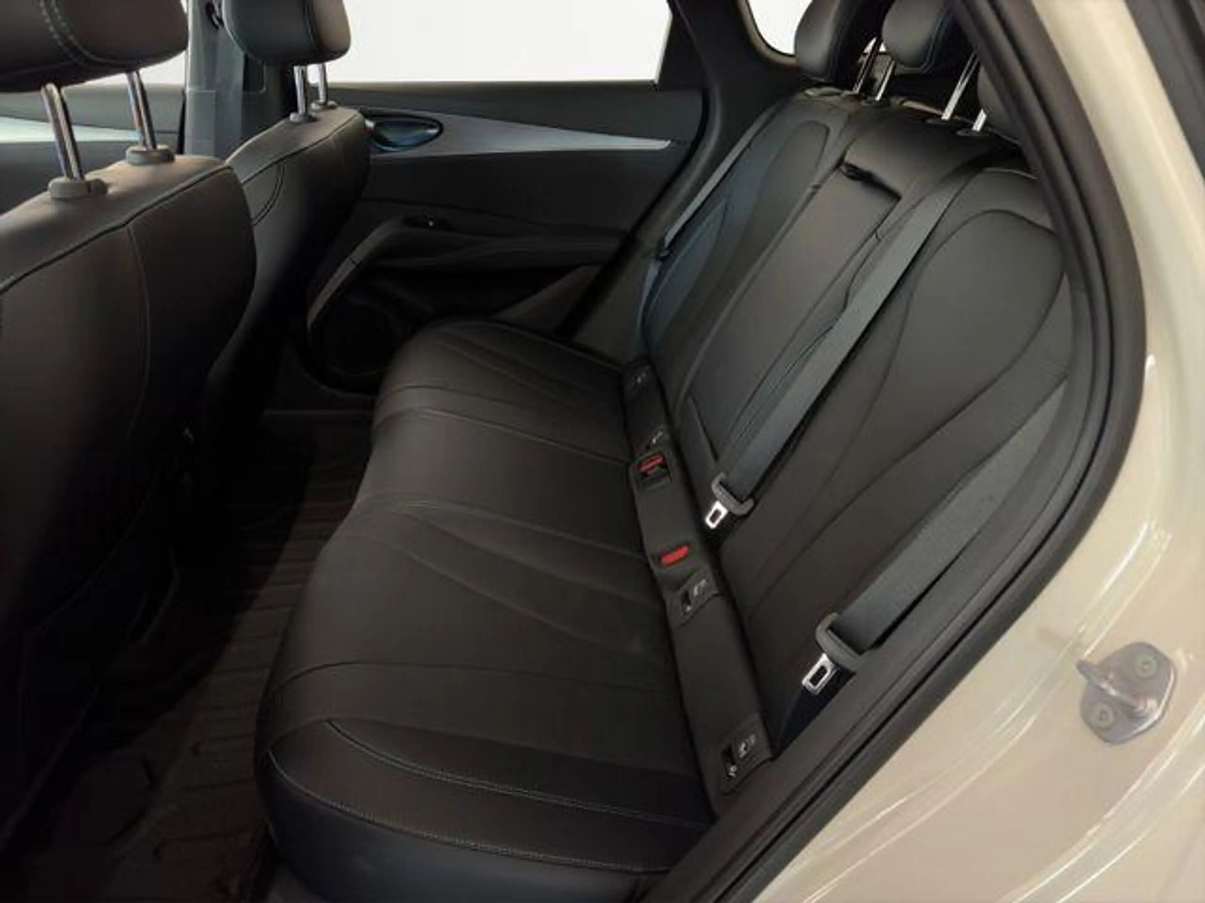 BYD Seal 6 DM-i TOURING Comfort/360°/HUD/SHZ/PANO-DA 135 k... — photo 10