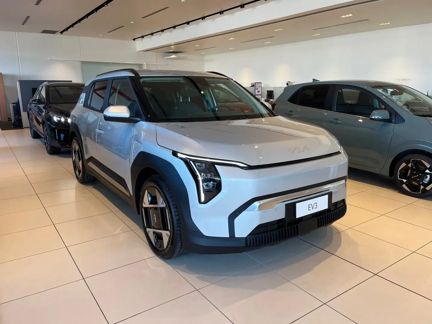 Kia EV3 Standard Range 58kWh 204cv EARTH - Promo K-Lease Beige - 1
