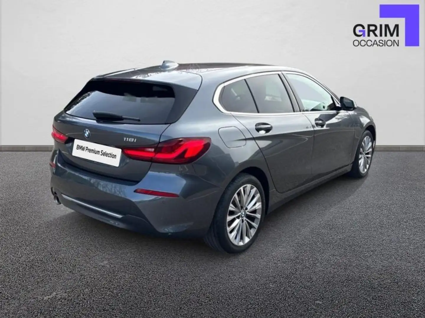 BMW 118 118iA 140ch Luxury DKG7 112g Grau - 2