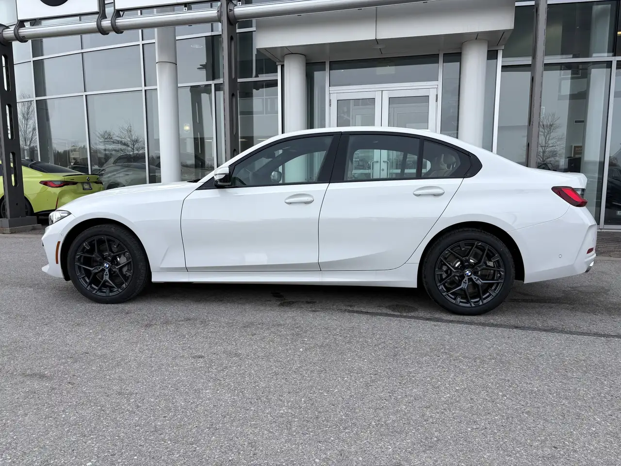 BMW 3 Series снимка BMW 3 Series