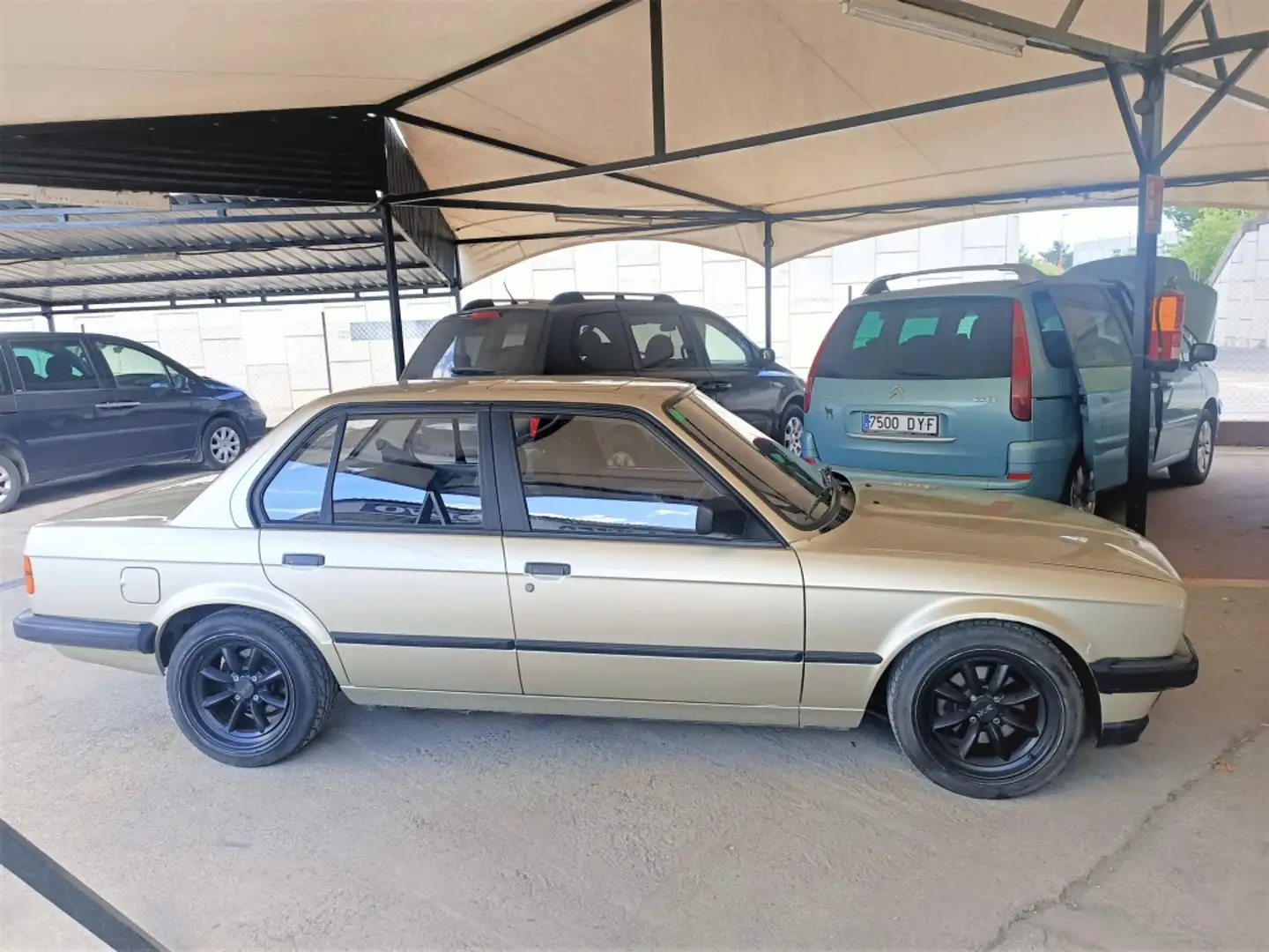 BMW 320 320i Marrón - 1