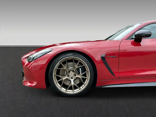 Mercedes-Benz Amg GT view 4