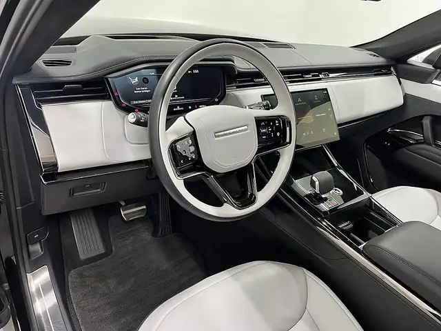 Land Rover Range Rover Sport view 11