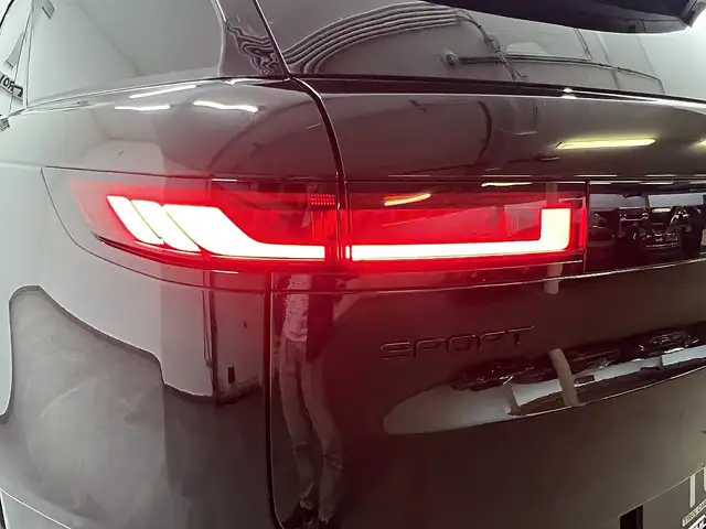 Land Rover Range Rover Sport view 10
