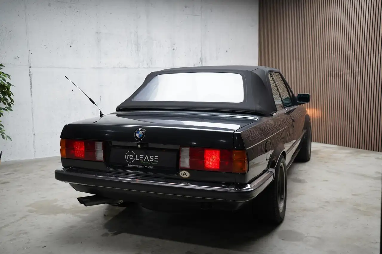 BMW 325 i Cabrio OLDTIMER, foto 8