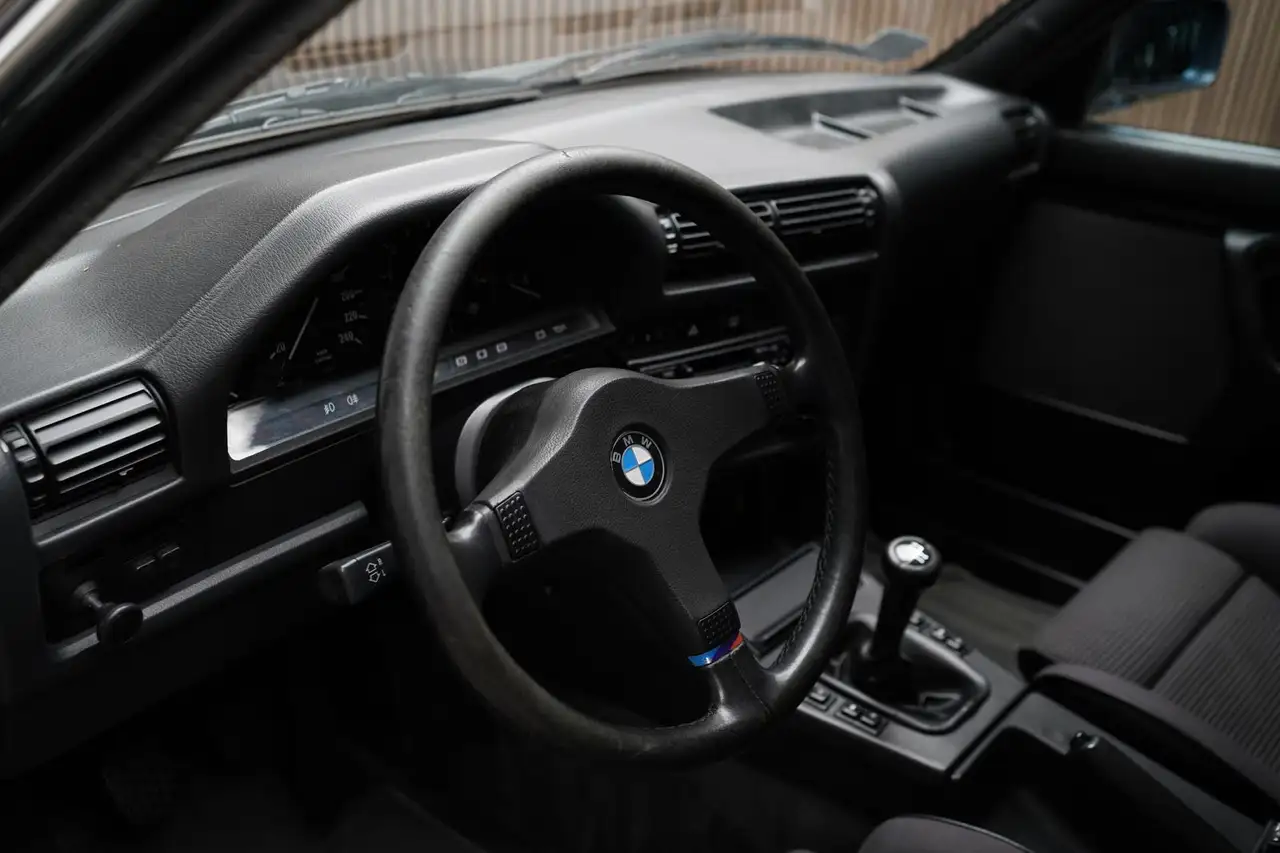 BMW 325 i Cabrio OLDTIMER, foto 11