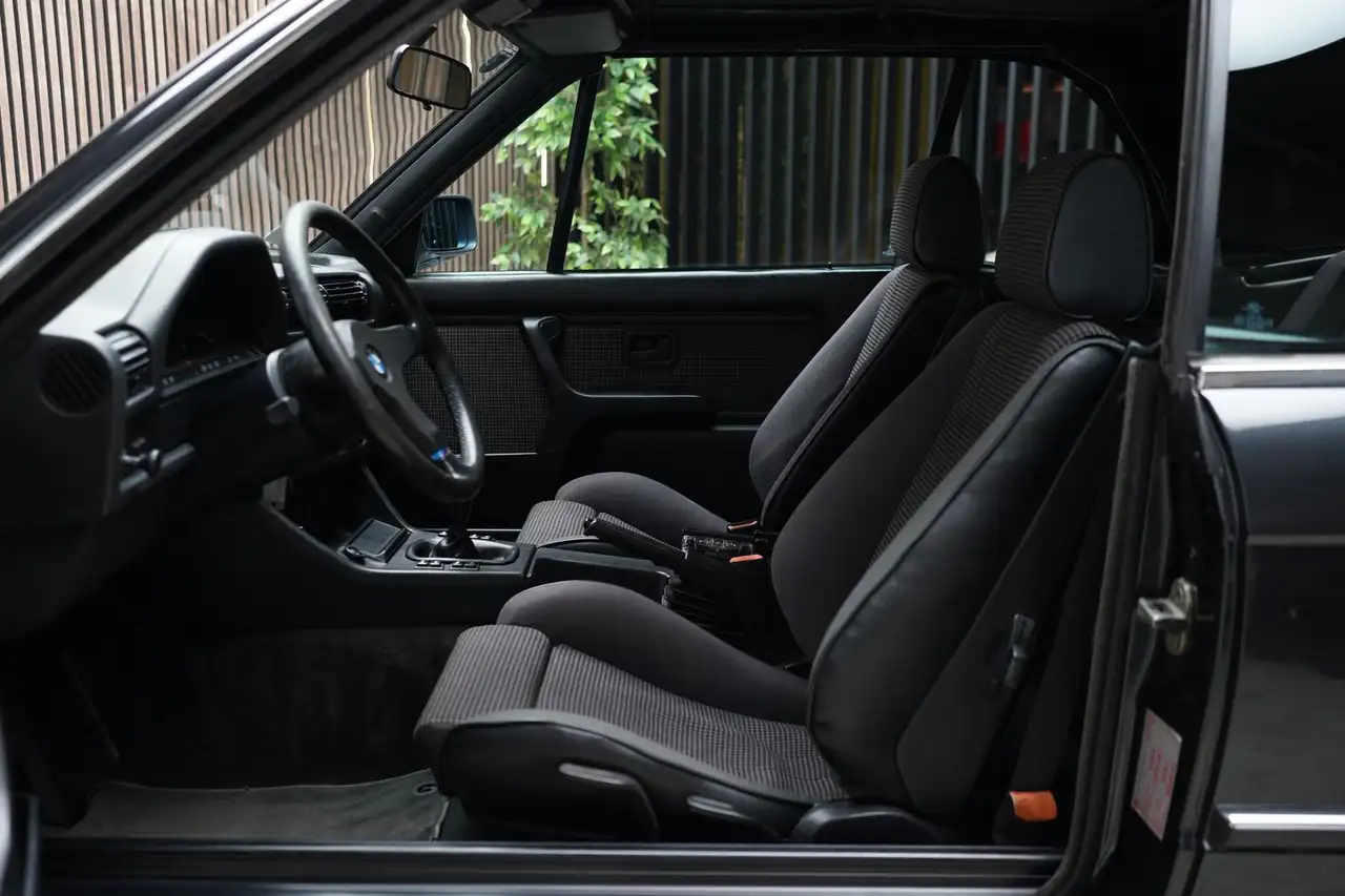 BMW 325 i Cabrio OLDTIMER, foto 12
