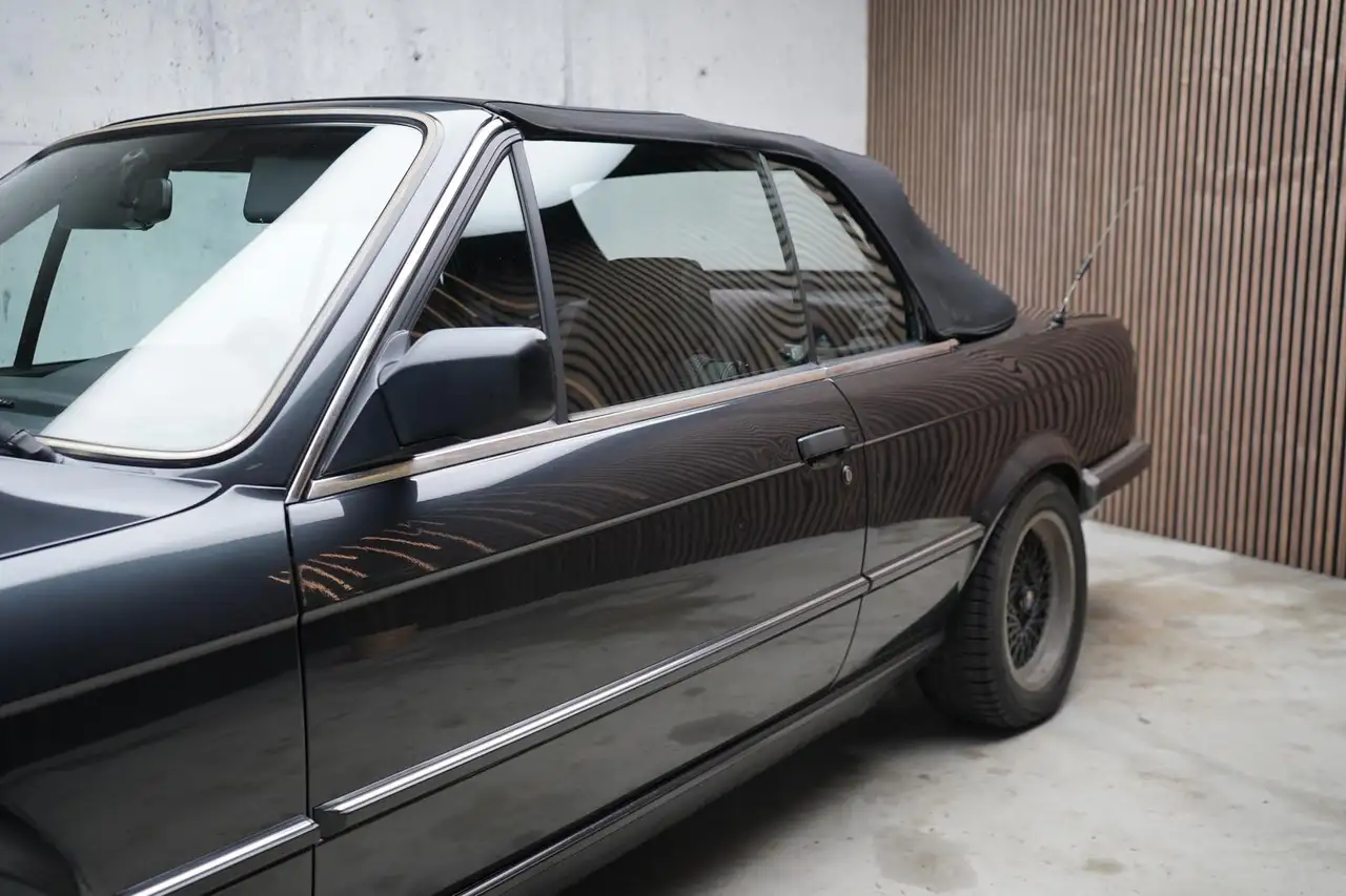 BMW 325 i Cabrio OLDTIMER, foto 10