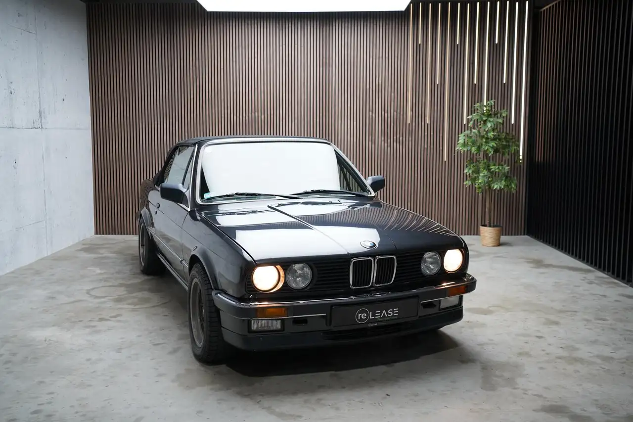BMW 325 i Cabrio OLDTIMER, foto 1