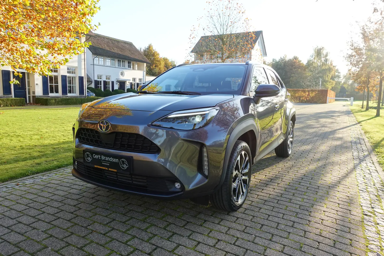 Toyota Yaris Cross 1.5 Hybrid Comfort | Camera | CarPlay | Adaptive C - 2