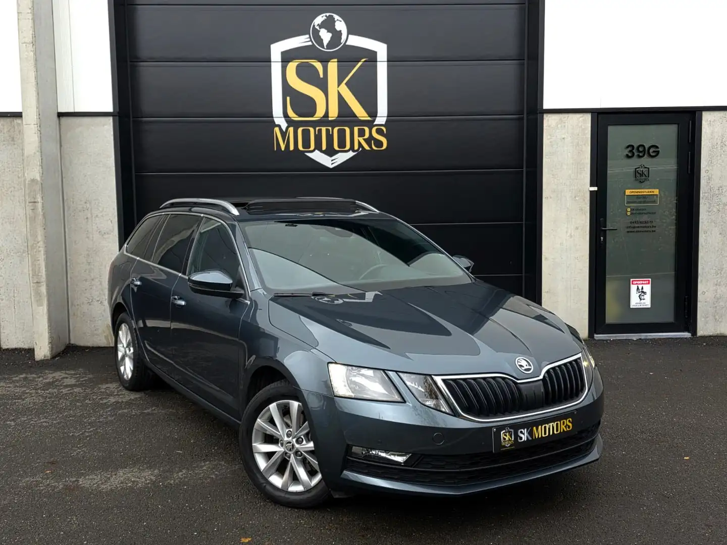 Skoda Octavia 1.5TSI DSG Pano Virtueel Cockpit ACC Cam. Carplay Grijs - 1